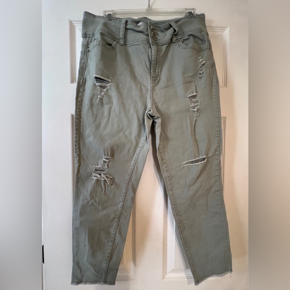 🍃 YMI Mint Green Jeans – Size 17/33, Mid Rise 🍃